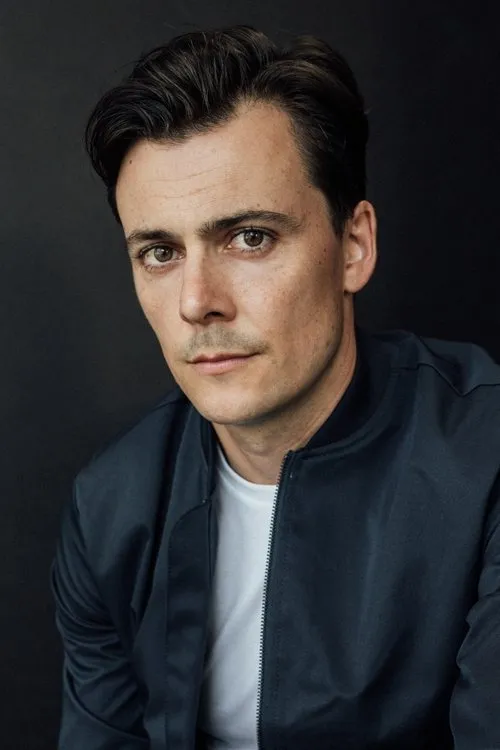 Kelly Penner interpretando a Daniel