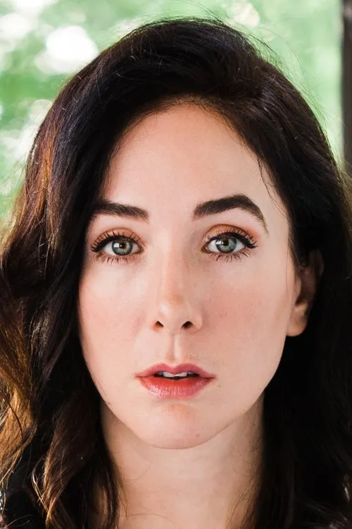 Kelsey Gunn interpretando a