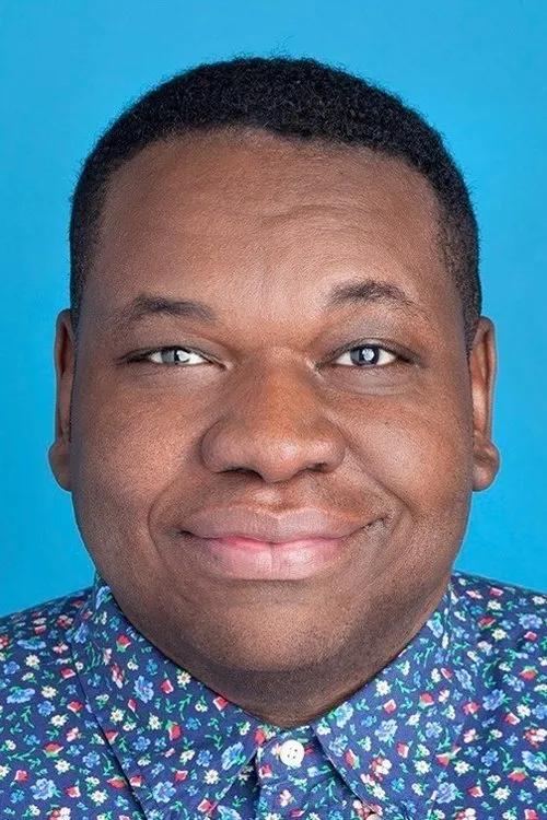 Kelvin Brown interpretando a Chuckie 'Chunky' Hackett