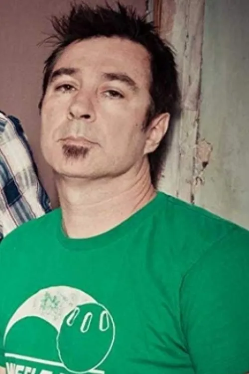 Ken Bethea interpretando a Alien Band (Sliyavastojoo)