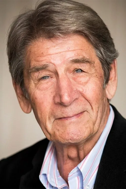 Alex Tarrant ha trabajado con Ken Blackburn en 1 ocasiones