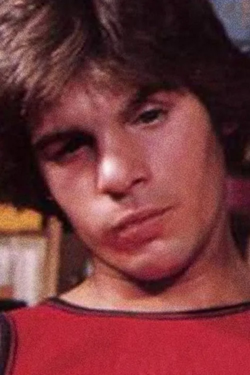 Ken Foxx interpretando a (segment 