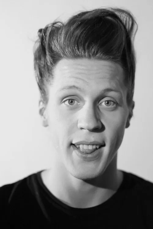 Ken Rüütel interpretando a Heiki