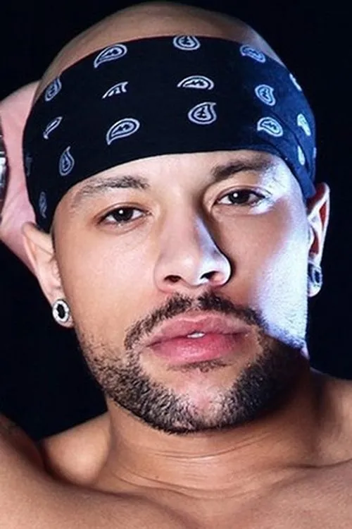 Adam Dacre ha trabajado con Ken Ten en 2 ocasiones