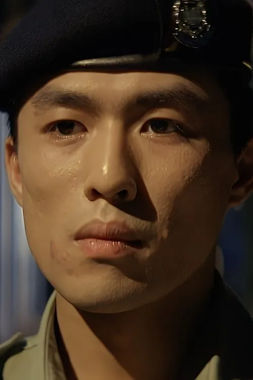 Kenneth Cheung Moon-Yuen interpretando a 