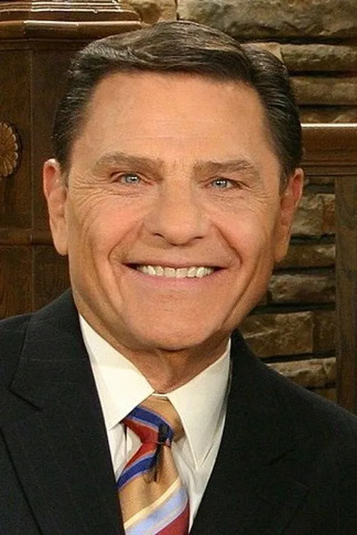 Kenneth Copeland interpretando a Sarka Sr.