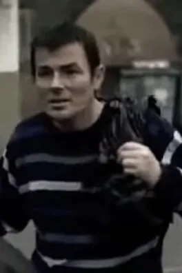 Dan Hyland ha trabajado con Kenneth Meehan en 1 ocasiones