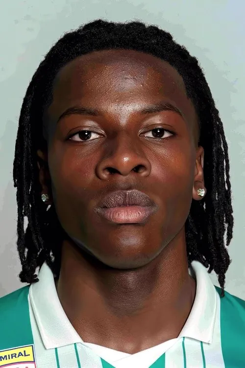 Kenny Nzogang interpretando a Angelo 2