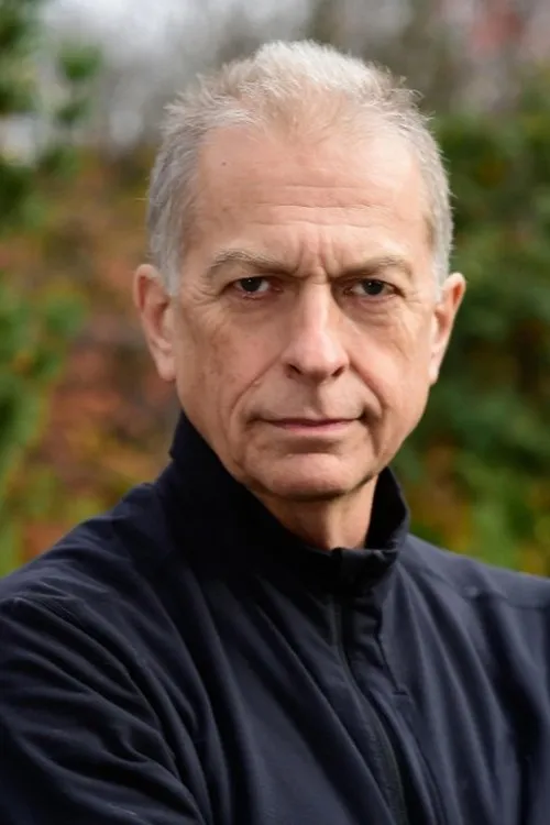 Kent Allen interpretando a Ivan Stark