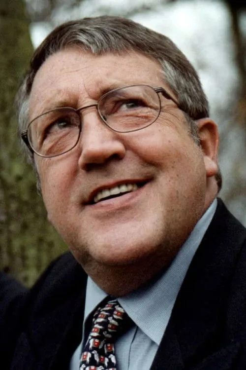 Kent Finell interpretando a Self