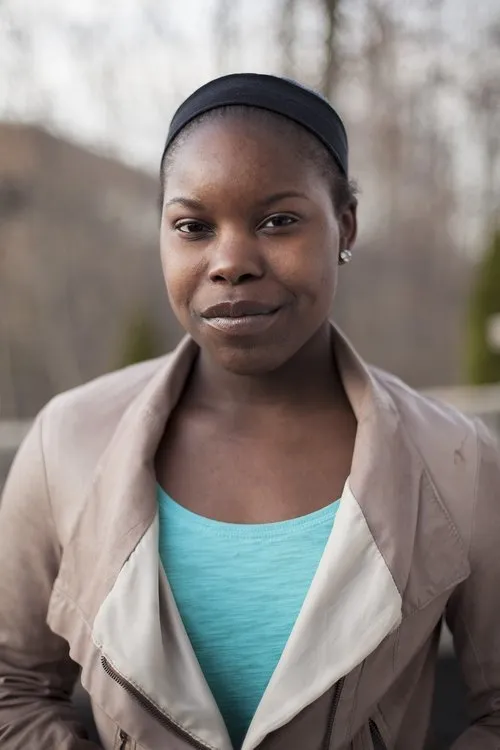 Keri Garrett interpretando a Ruby Jewel Alden