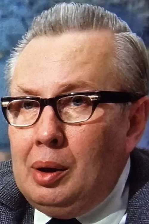 Kermit Murdock — personaje: Sen. Strohm