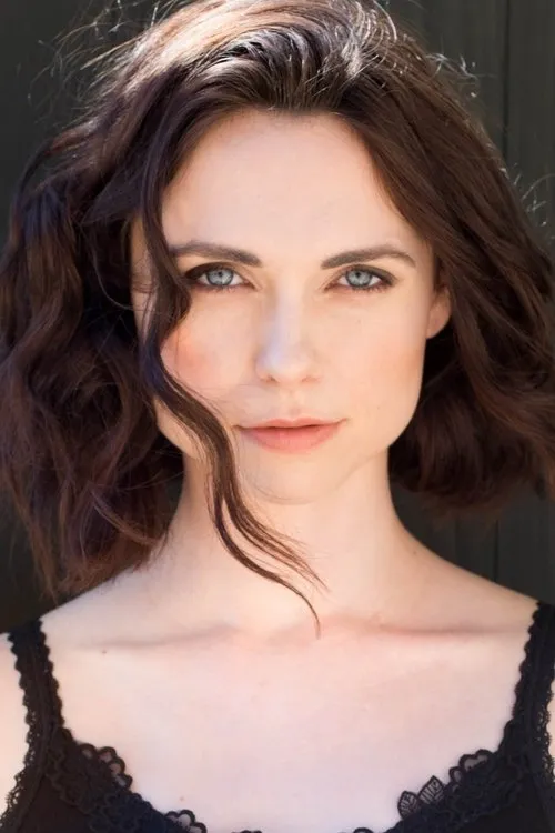 Kerry Barker — personaje: Female Tylenol Employee