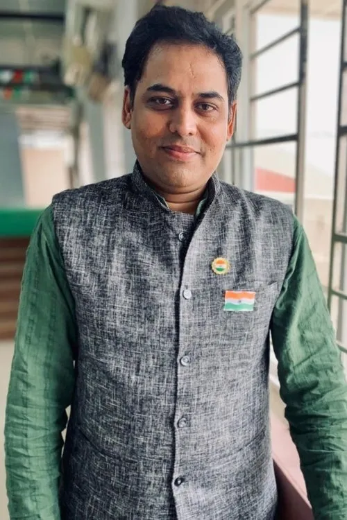 Keshav Deepak interpretando a 