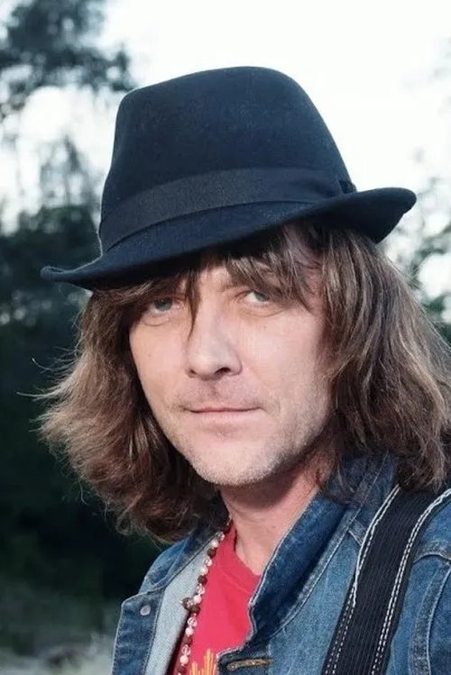 Julián Barrett ha trabajado con Kevin Chown en 2 ocasiones