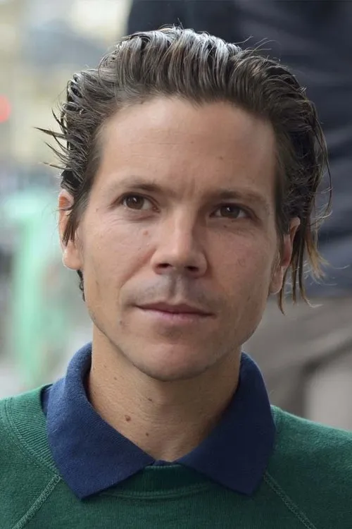 Kevin Long interpretando a Himself