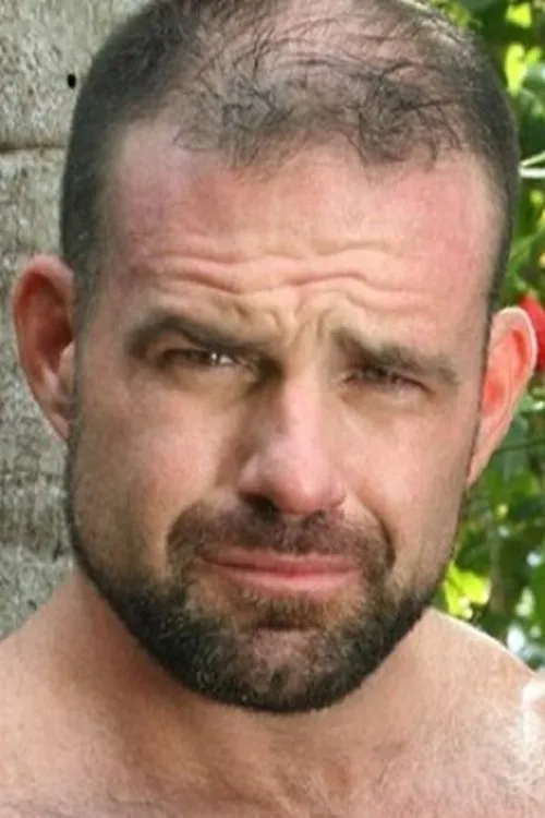 Kevin McDonough interpretando a 