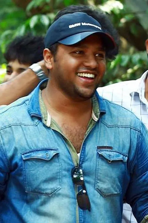 Krishnachandran ha trabajado con Kevin Philippose en 1 ocasiones