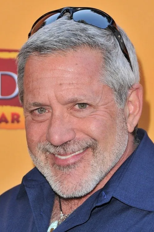 Foto de perfil del actor Kevin Schon en el reparto