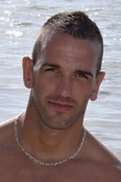 Mike Tiger ha trabajado con Kevin Sportswear en 1 ocasiones