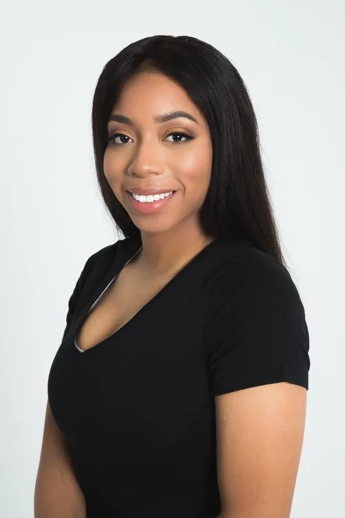 Khadi Don interpretando a Khadi