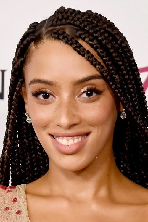 Inanna Sarkis ha trabajado con Khadijha Red Thunder en 2 ocasiones