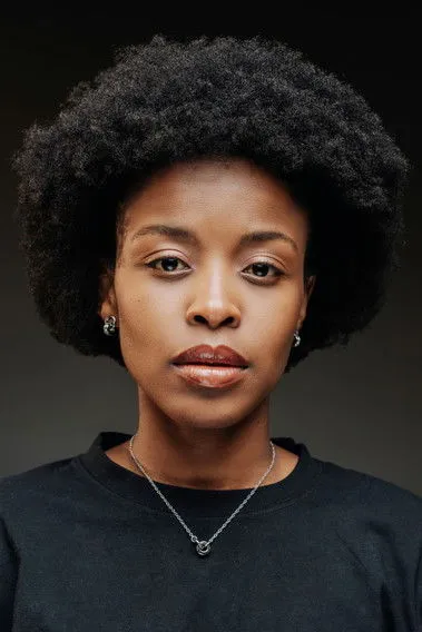 Shannon Esra ha trabajado con Khosi Mkhonza en 1 ocasiones