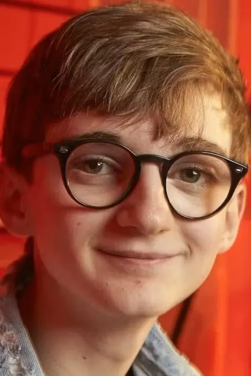 Kian Lawson-Khalili — personaje: Aske