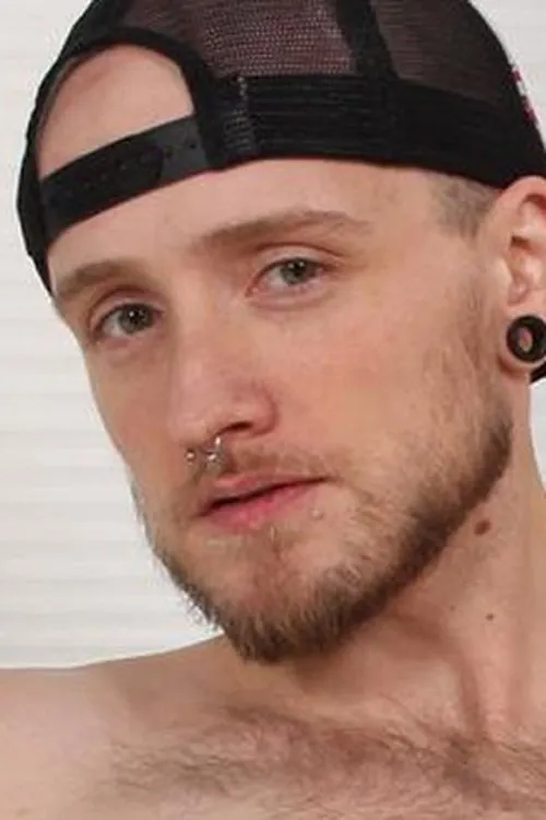 Kieron Knight interpretando a 