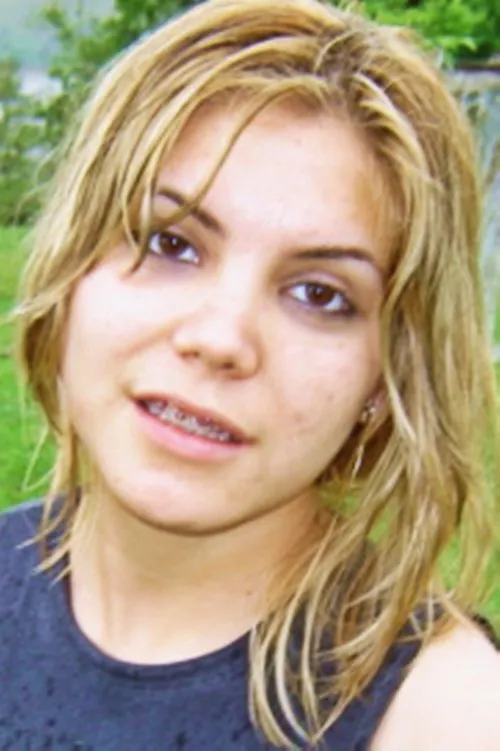 Kika interpretando a Bela