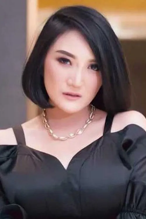 Kiki Amalia interpretando a Murti / Maya