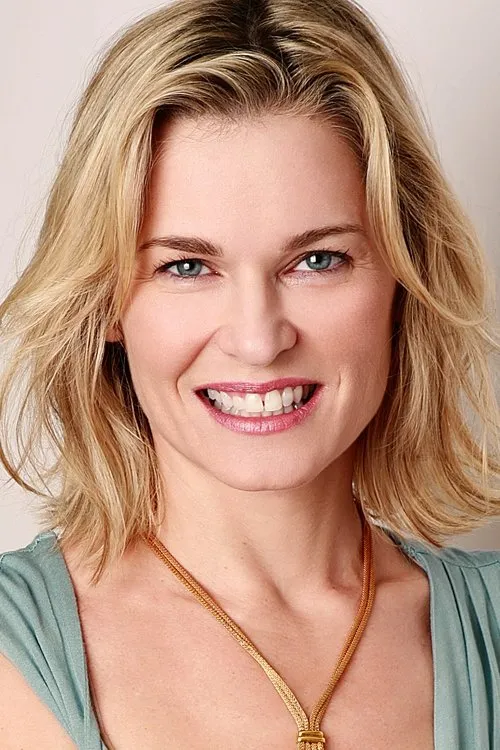 Kiki Harris interpretando a Megan