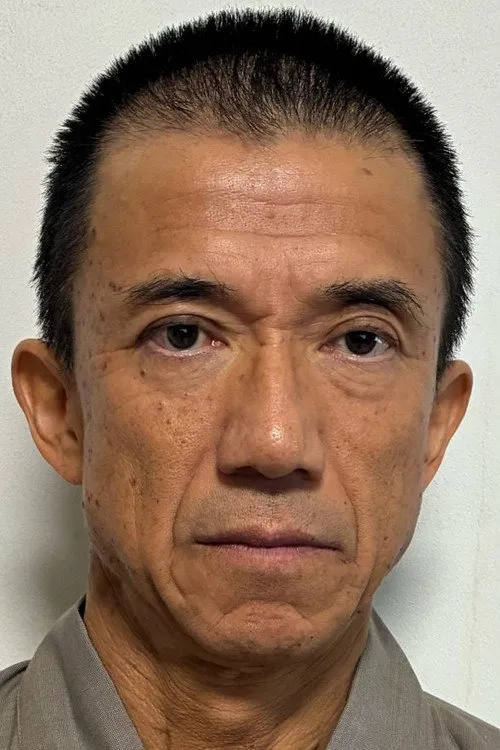Kikujirō Honda interpretando a