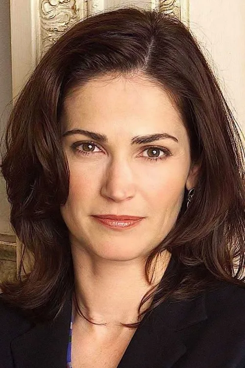 Kim Delaney — personaje: Alex Devlin
