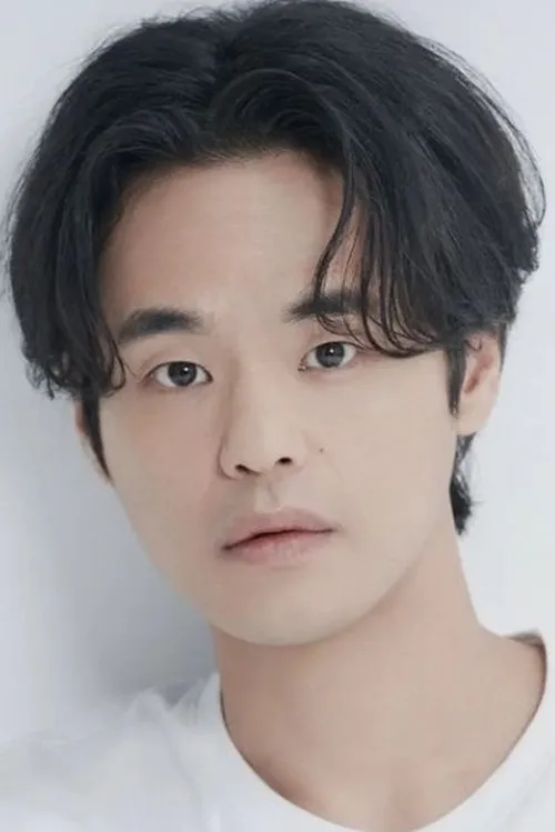 Kim Yong-woon ha trabajado con Kim Gwang-seop en 1 ocasiones