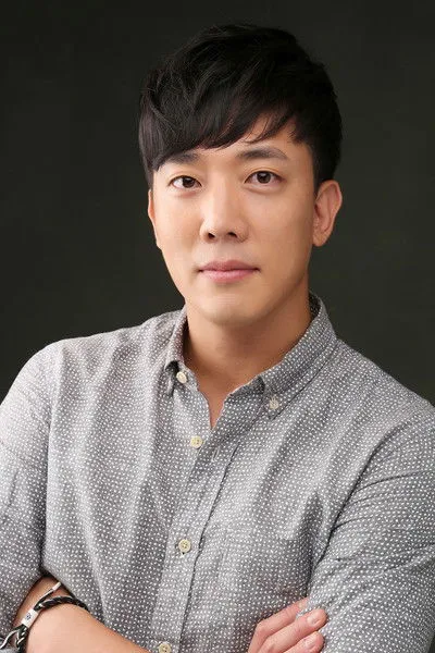 Kim Hwan en su biografía y filmografía