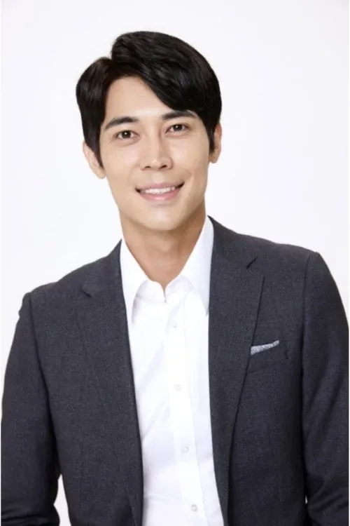 Kim Hyung-min — personaje: Baek Shi-Joon