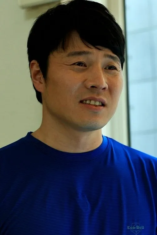 Kim In-gyoo-III interpretando a 