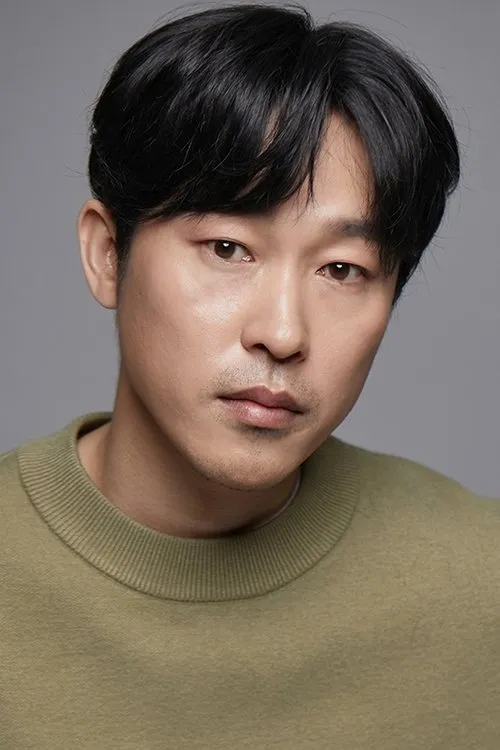 Yoon Jeong-sub ha trabajado con Kim Joong-hee en 1 ocasiones