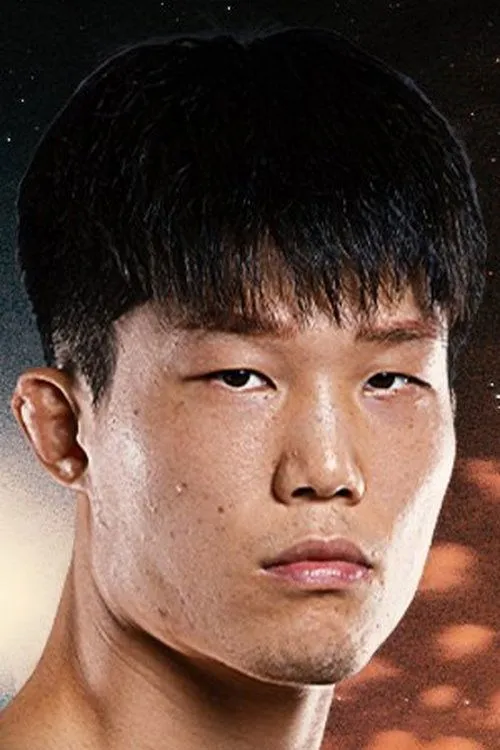 Kim Kyu Sung interpretando a Self