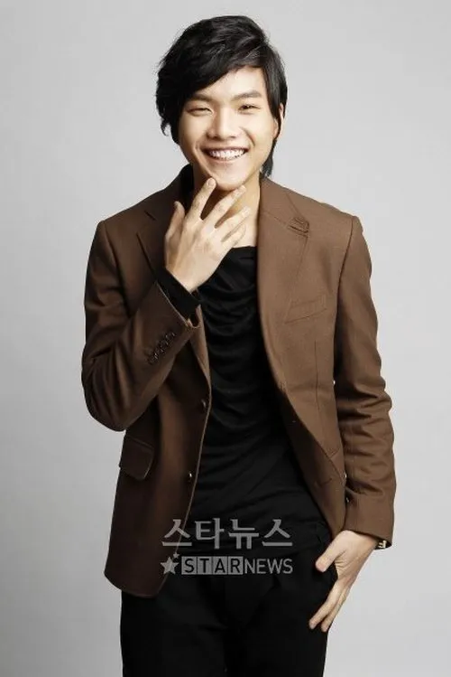 Kim Min-sang — personaje: Kang Seung-chul