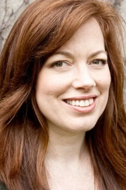 Kim Parkhill interpretando a Police Officer