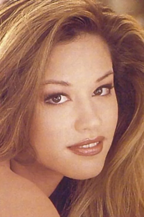 Kimberly Spicer interpretando a Self