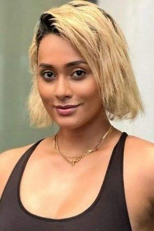 Kimmy Jayanti interpretando a