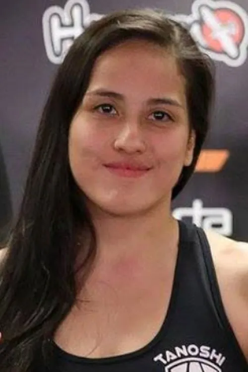 Tessa Simpson ha trabajado con Kinberly Novaes en 1 ocasiones