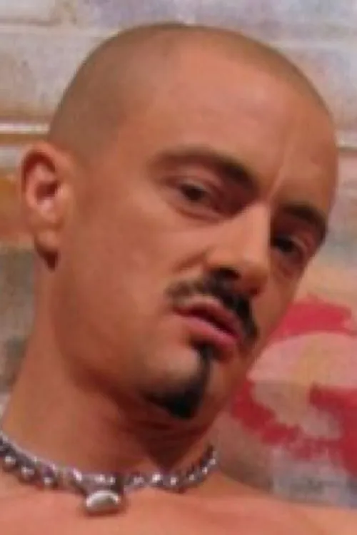 Toby James ha trabajado con Kink Boy en 2 ocasiones