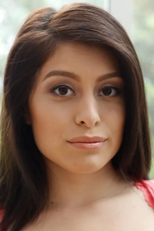 Kira Adams interpretando a 