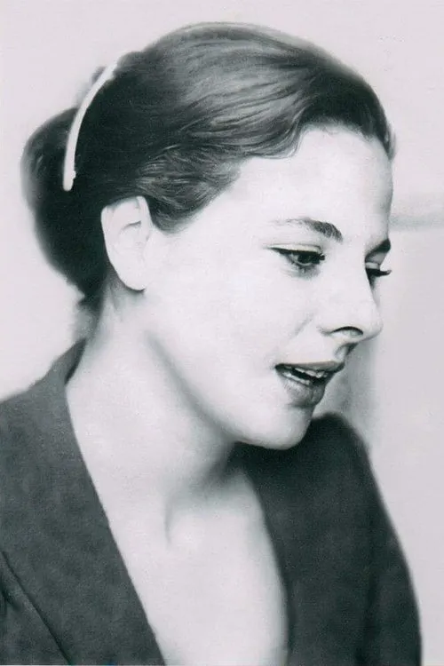 Kira Andronikashvili interpretando a Ali's Mother