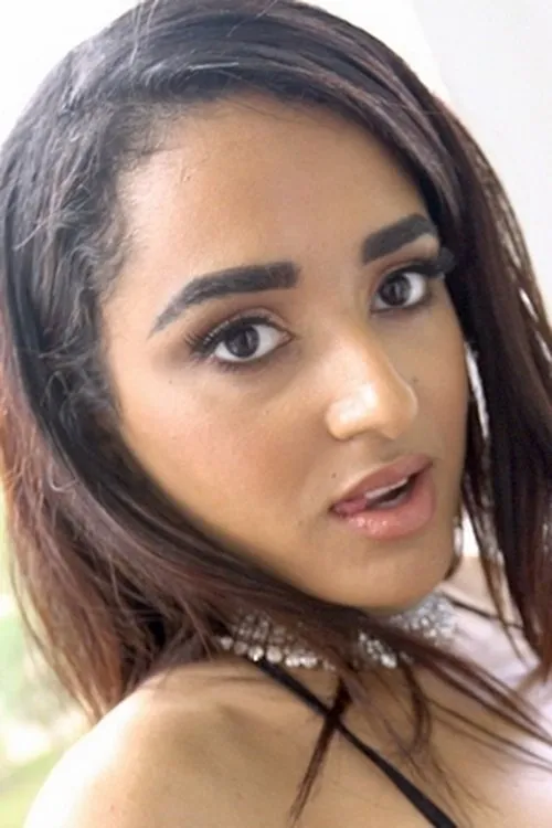 Kira Star interpretando a 