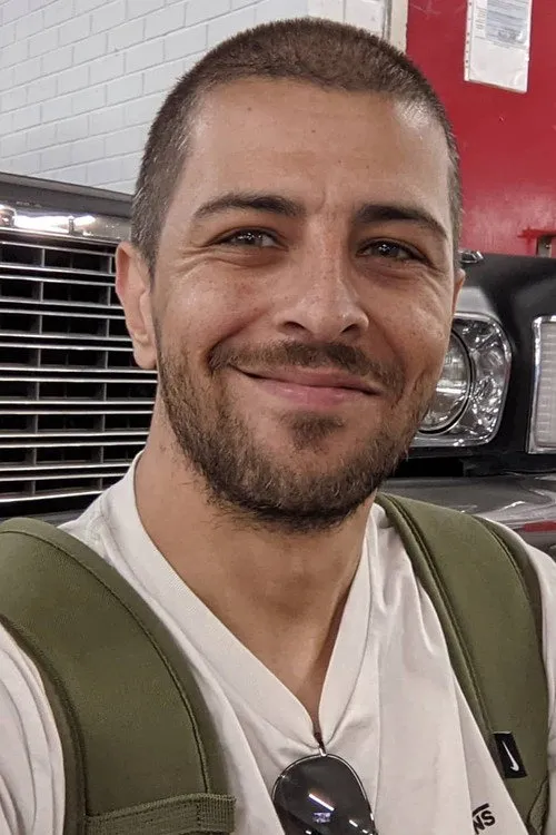 Cornelius Geaney Jr. ha trabajado con Kiran Pande en 1 ocasiones